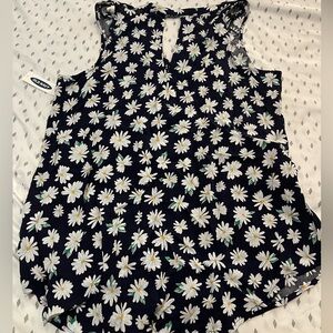🔥NWT Old navy women’s sleeveless top with key hole